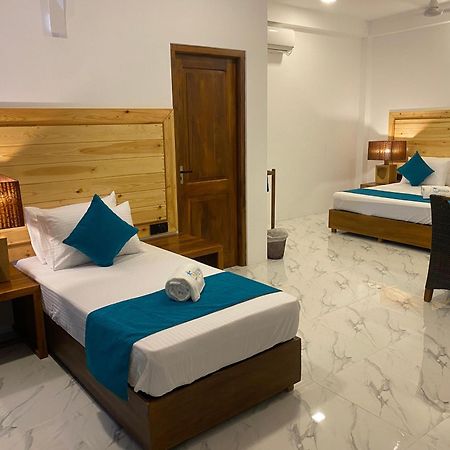 Trinco Beach Resort Тринкомалі Екстер'єр фото