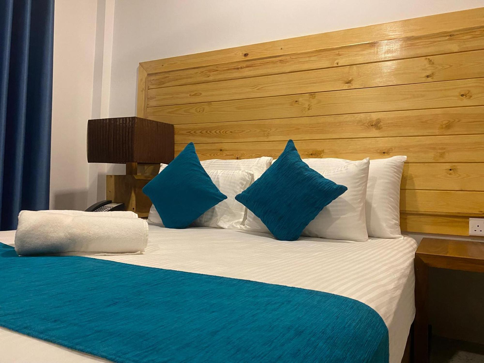 Trinco Beach Resort Тринкомалі Екстер'єр фото