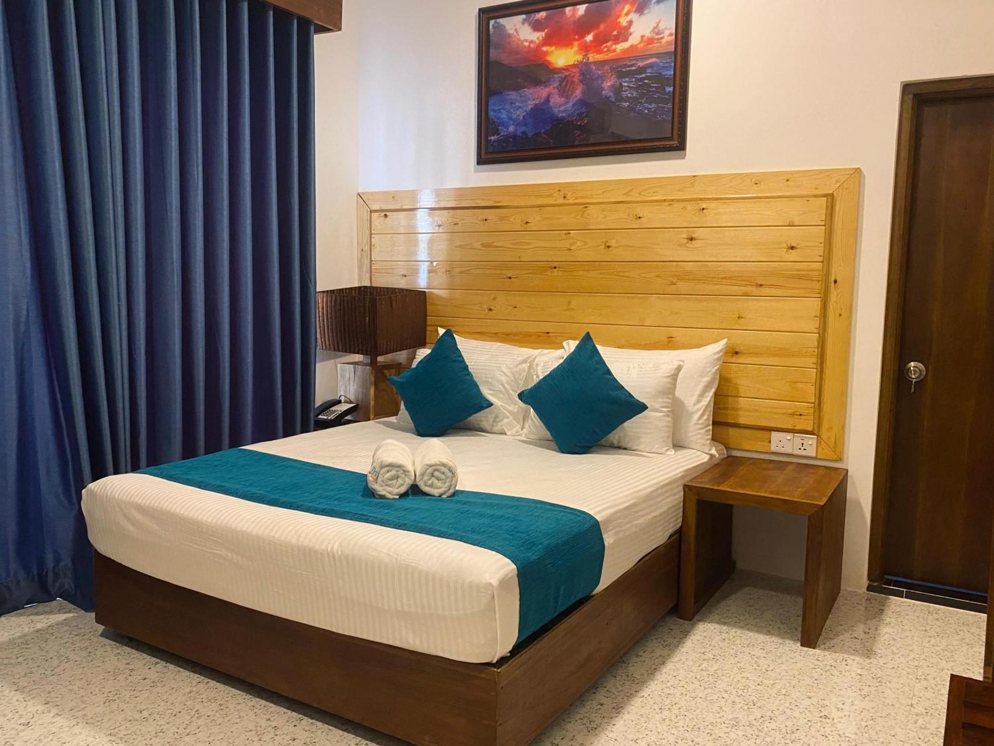 Trinco Beach Resort Тринкомалі Екстер'єр фото