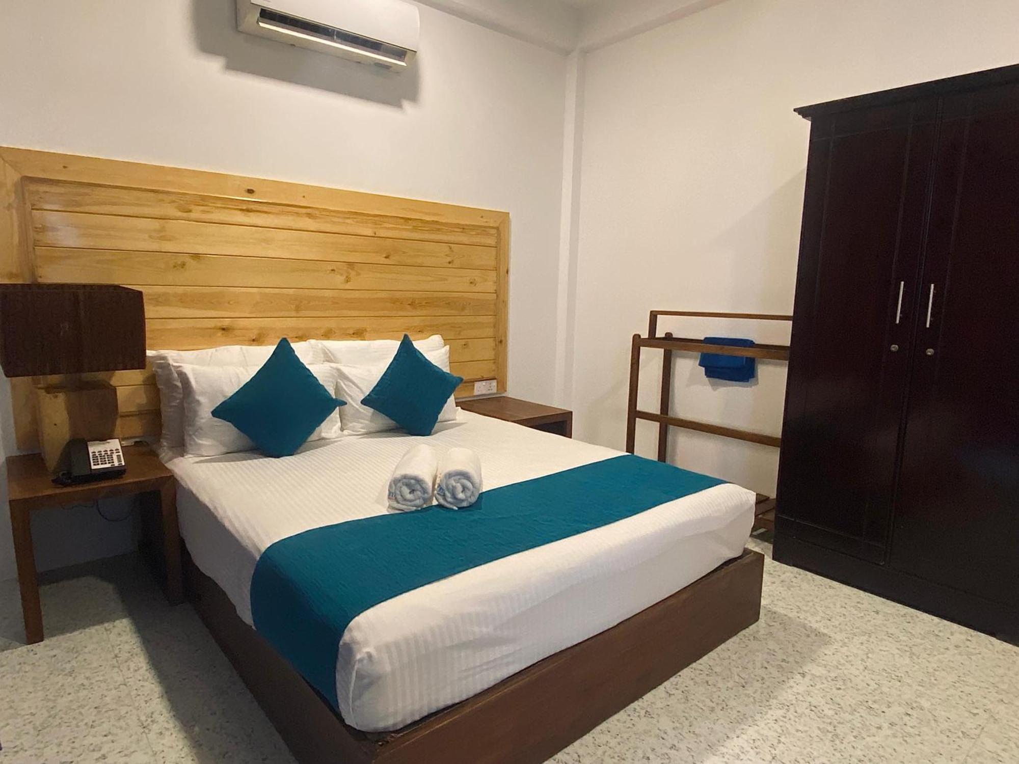 Trinco Beach Resort Тринкомалі Екстер'єр фото